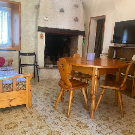 “Casa Rosi” Appartamento In Zona Medievale ピゾーニェ エクステリア 写真